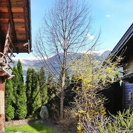 Almdorf Zillertal, Domek alpejski Fügen